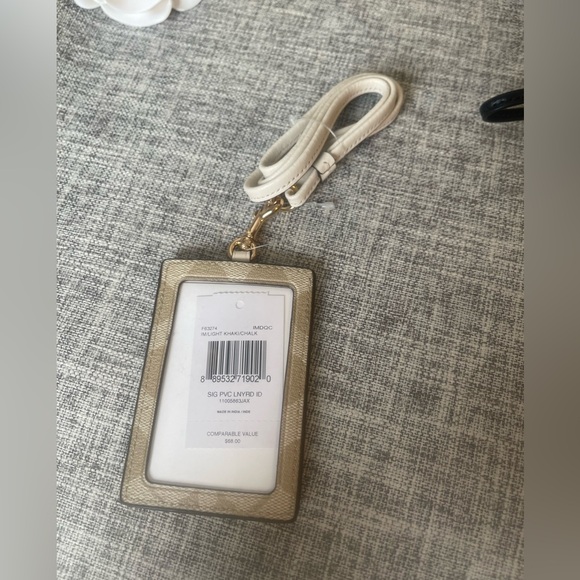 $69 Price per each (NWT)Coach ID Lanyard In Signature Canvas - Picture 4 of 10